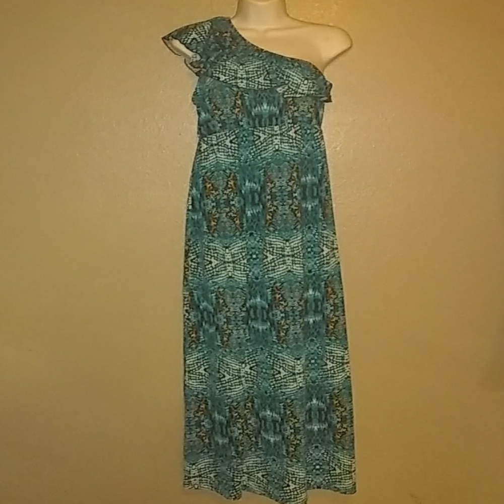 Long nice one shoulder dress